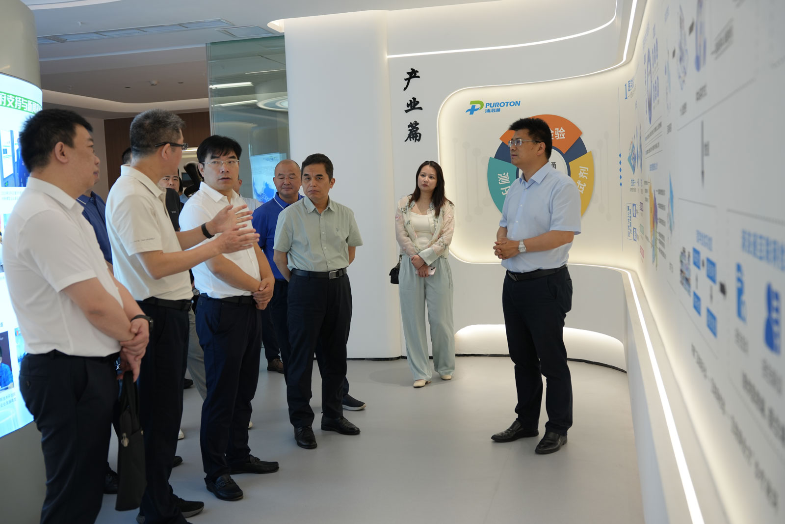 岳阳市副市长张世愚赴尊龙凯时考察